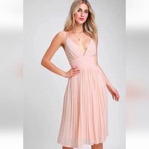 NWT Lulu's Love Me To The Moon Blush Pink Pleated Midi Dress